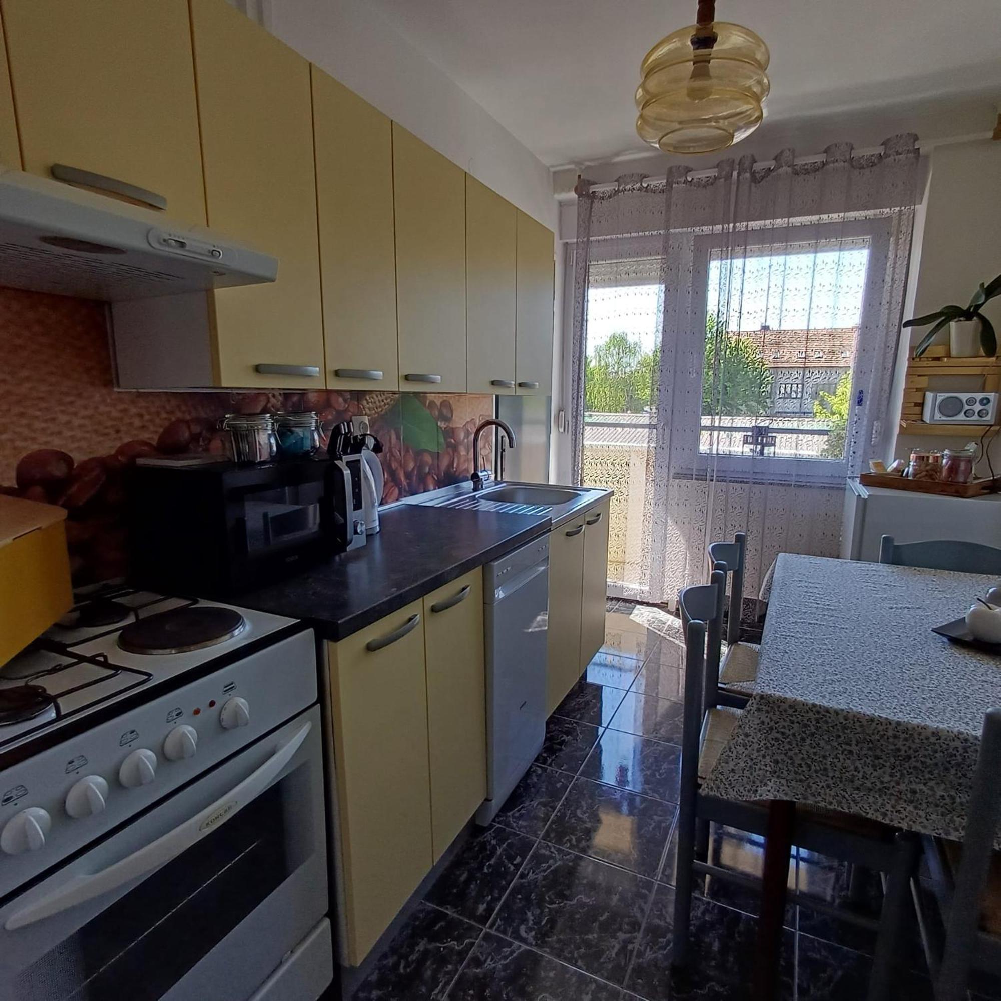 West Side Apartment *